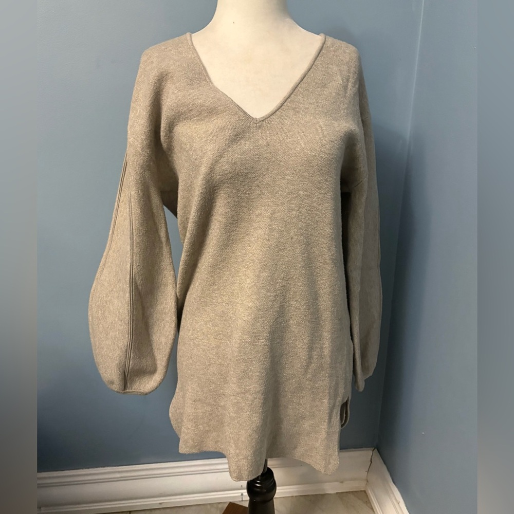 Elegant Beige V-Neck Sweater